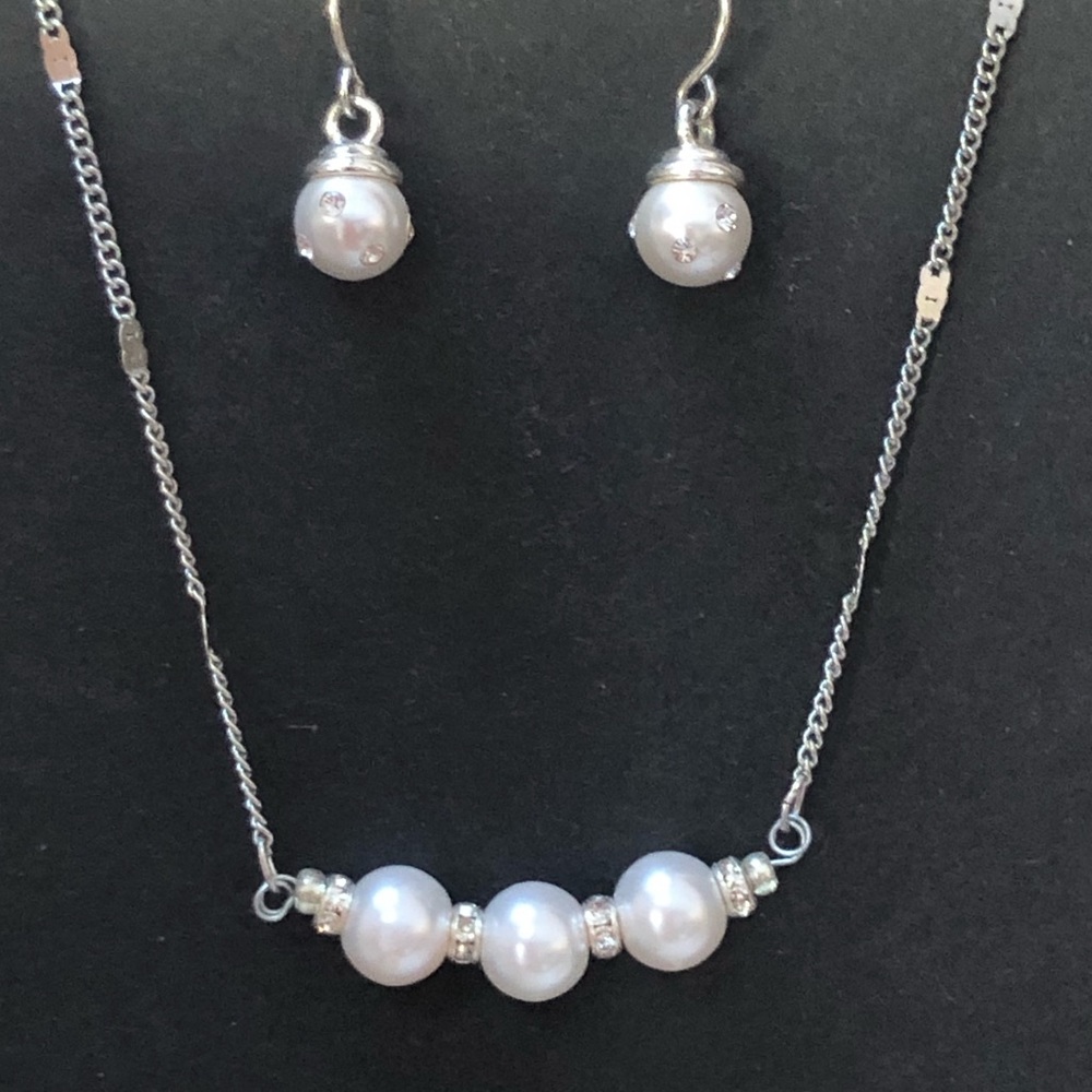 HAND CRAFTED Silver White Pearl rhinestone necklace an earrings dainty Gift Set